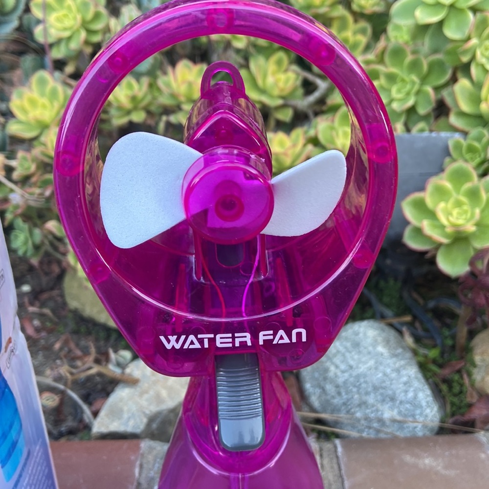 New pink water fan for kids